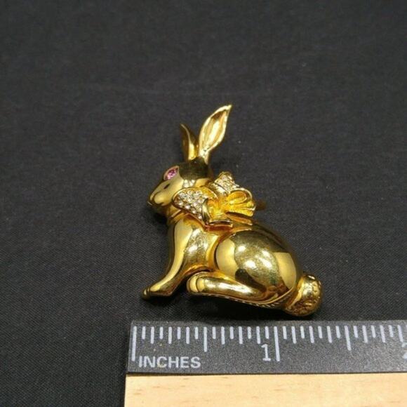 Swarovski Swan Logo Rabbit Brooch Pin, Pink Crystal Eye, Clear Rhinestone Collar - Picture 8 of 9